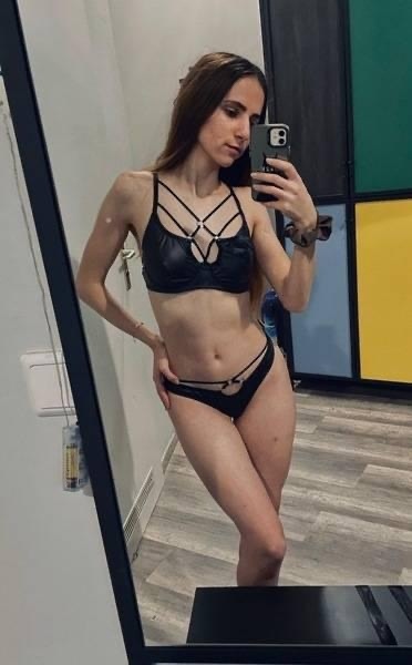 Emili-Nur WhatsApp