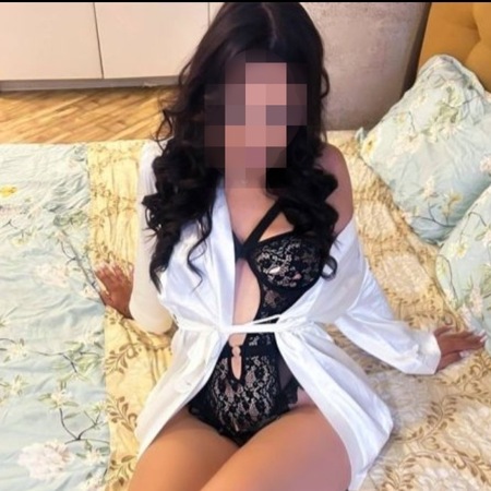 Melanie Escort