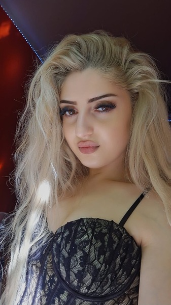 Vanesa GANZ NEU! Zum 1 Mal da!
